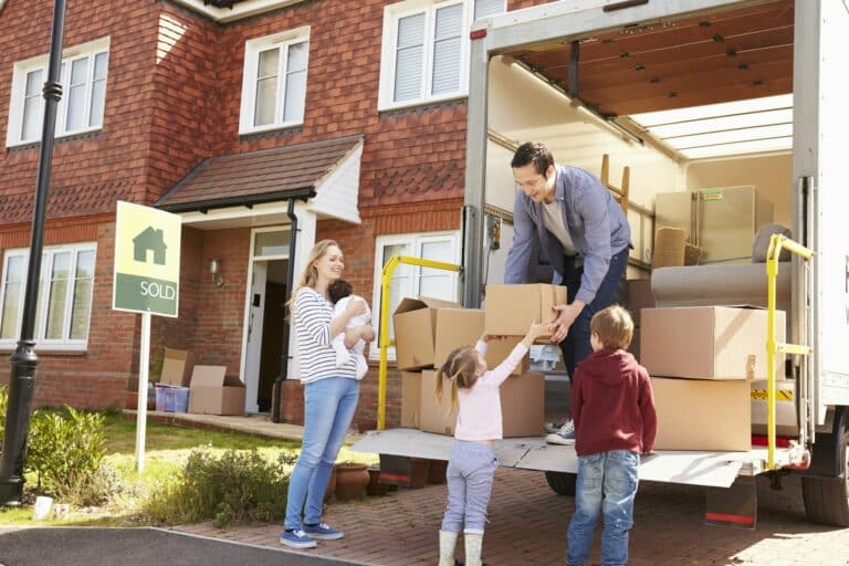 cross country movers helping with a move